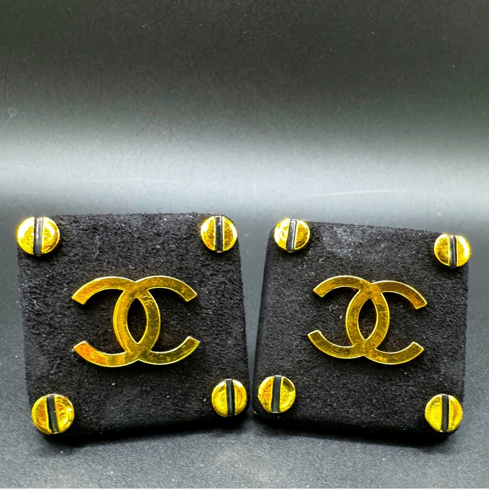 ❗️FINAL PRICE❗️LOT 1265 SUPER RARE 24K gold plated CHANEL vintage clip on